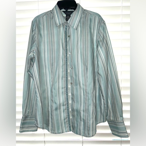 Van Heusen Women Vertical Striped Button Up - Picture 1 of 3